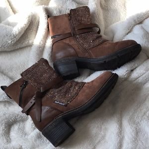 Muk Luks Boots Sharon Size 7 Brown Black Sequin Heel